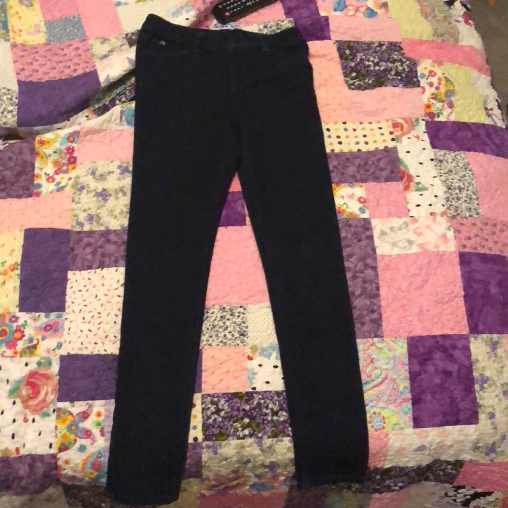 Jeggings but with a jean material.
